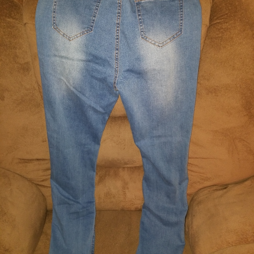 Jeans - Picture 2 of 3